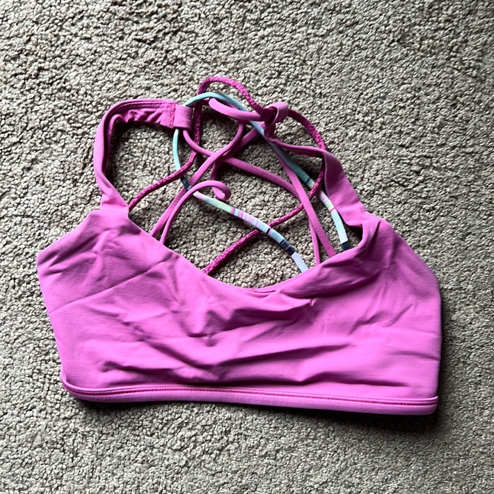 Lululemon free to be bra